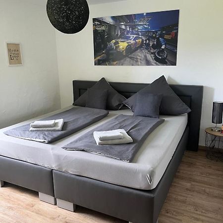 Gaestezimmer Melina Am Nuerburgring 阿德瑙 外观 照片