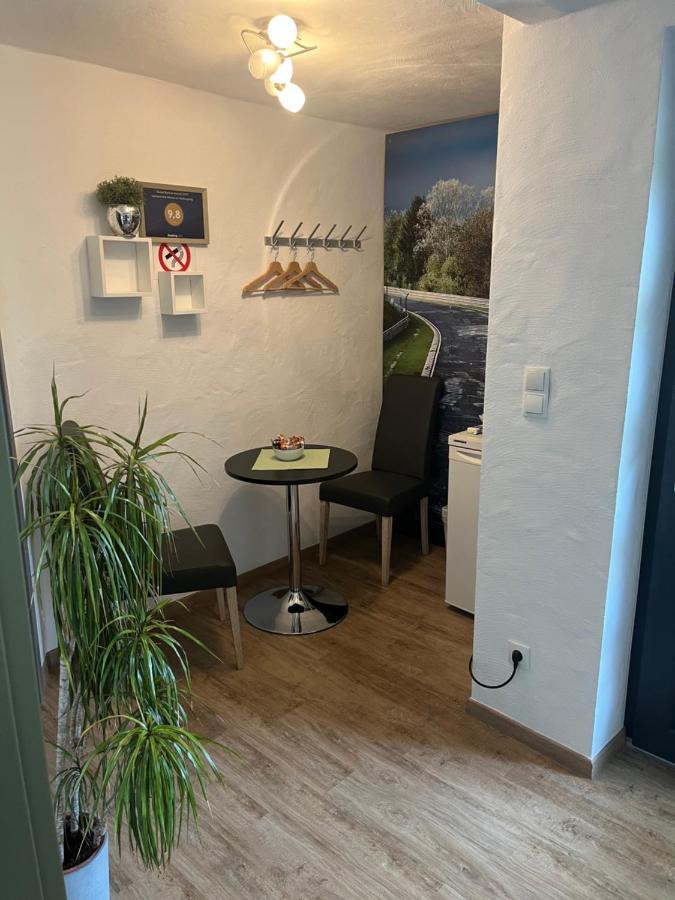 Gaestezimmer Melina Am Nuerburgring 阿德瑙 外观 照片